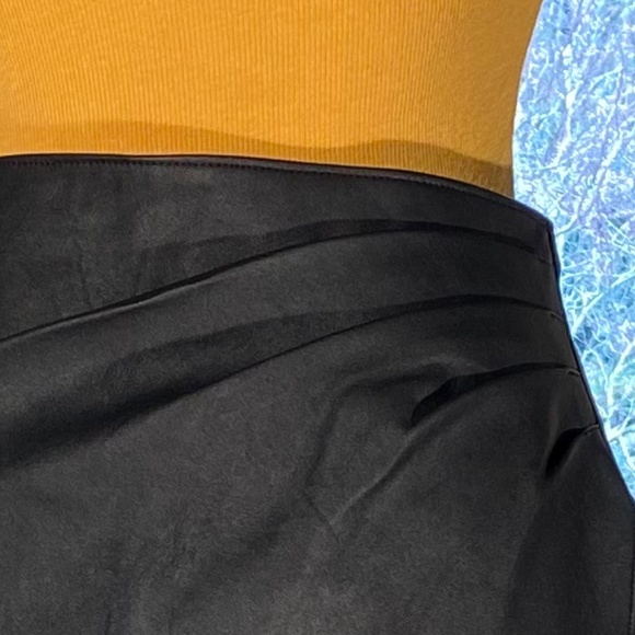 NWT Vegan Leather Mini Ruched Skirt - Picture 13 of 13